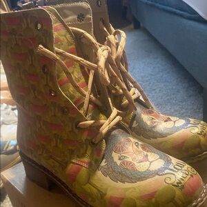 Colorful Lion Print Lace-Up Boots